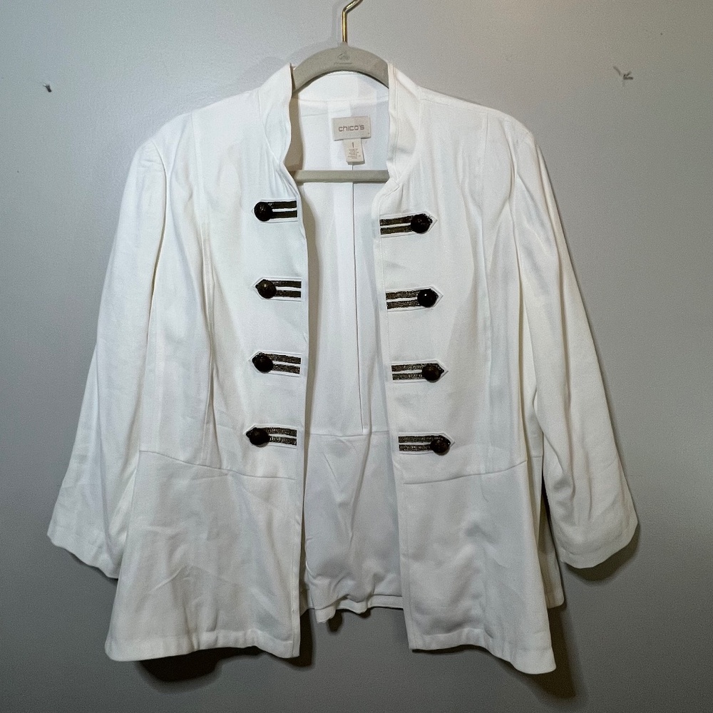 Chico’s White Blazer / Jacket with Gold Lapels - Size 1 Like-New Condition